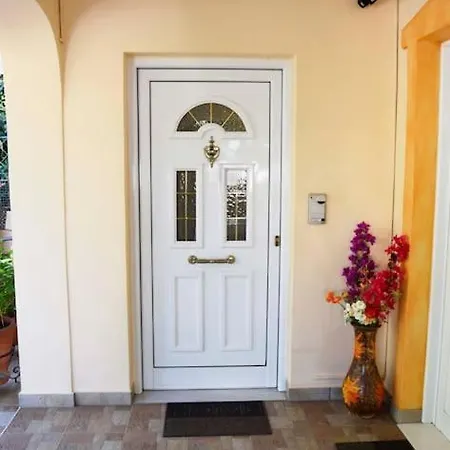 Cosy With Garden 5 Min From Metro Apartment *